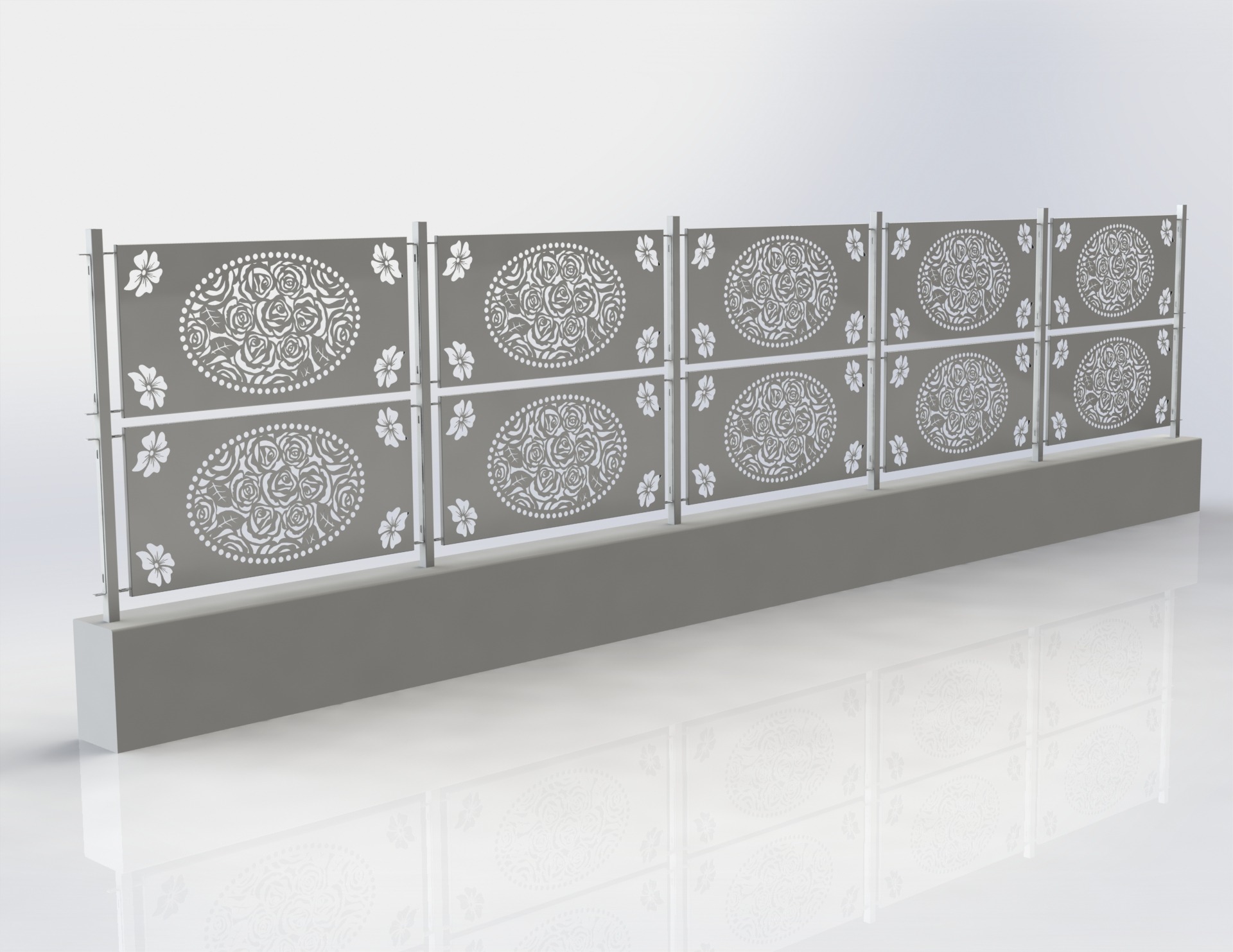 Wizualizacja metalowej balustrady z ażurowym, kwiatowym wzorem w owalnych panelach, osadzonej na betonowej podstawie, z widocznym odbiciem w błyszczącej podłodze.