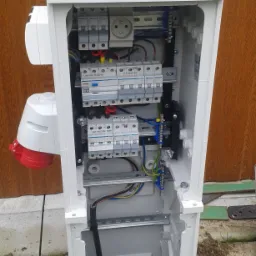 złącze stawiane przy garazu lub wiacie