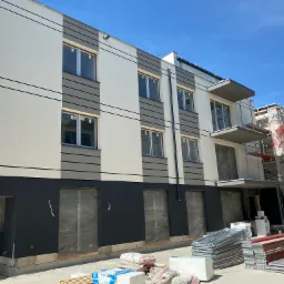 Nasze ostatnie zlecenie, docieplenie budynku wielorodzinnego na strzeżonym osiedlu Wierzbowa Zieleń.