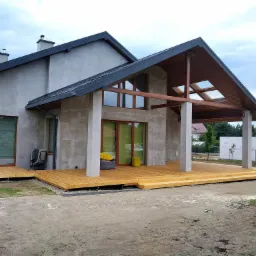 Taras z świerka skandynawskiego.