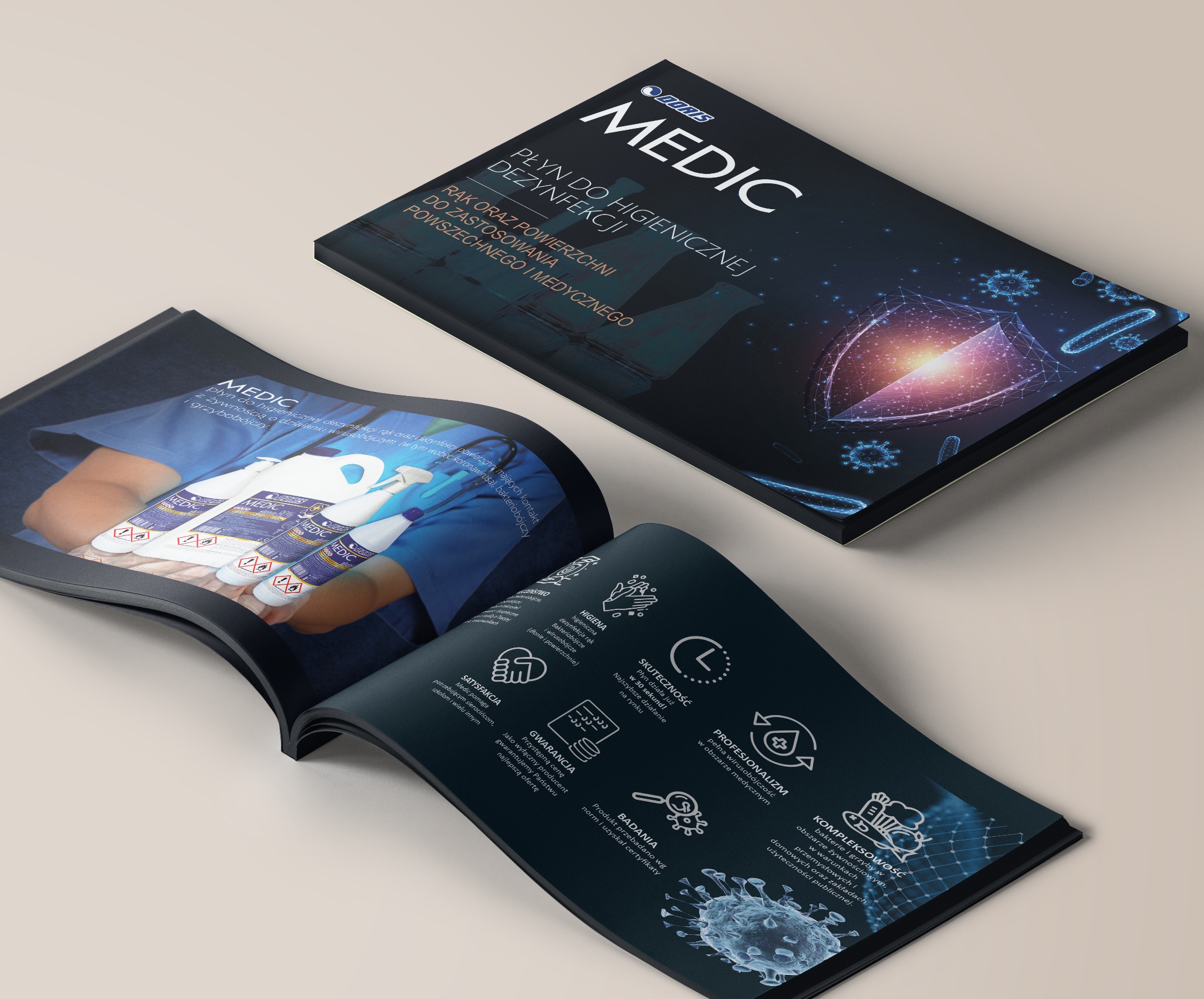 Rozkładówka broszury reklamowej środka dezynfekującego Medic, z widocznym zdjęciem produktu i informacjami o jego właściwościach oraz grafiką tarczy ochronnej z elementami wirusów i bakterii.