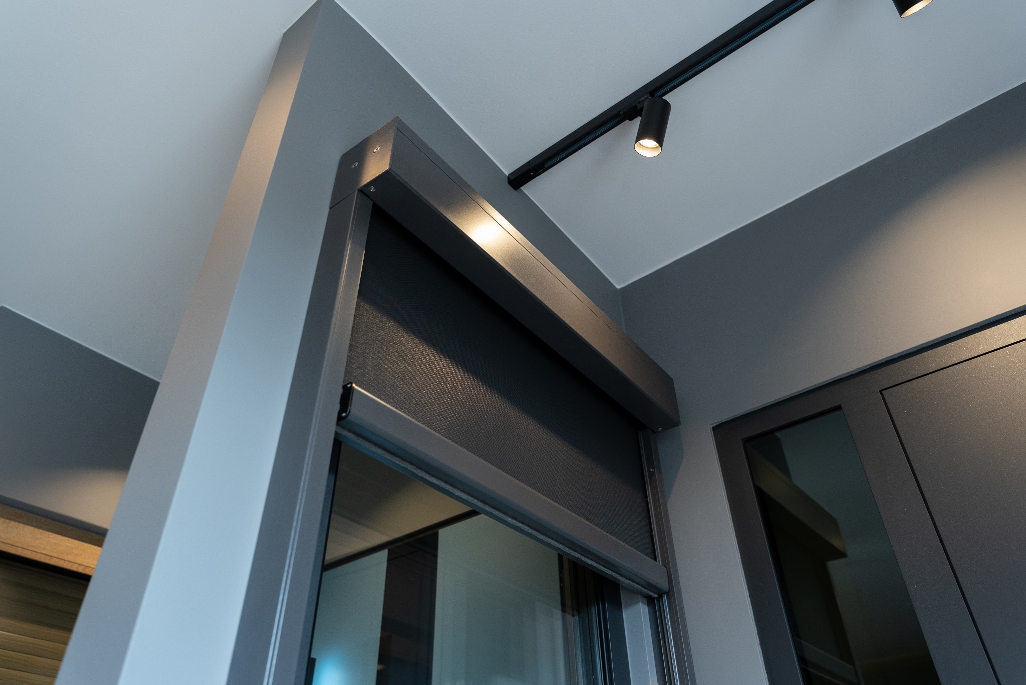 Refleksol ZIIIP120 SELT - podtynkowy system kasetowy rolet - typu screen