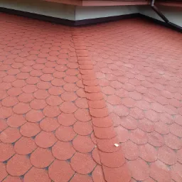 położony nowy gont bitumiczny