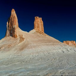 Top.turystyka Sp. z o.o. - Kazachstan - Pustynia Bozzhyra