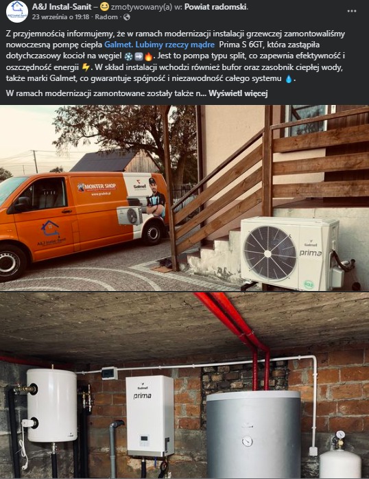 Dwa ujęcia: na pierwszym pomarańczowy samochód firmy z Pionek z logo i zamontowaną pompą ciepła na pace, oraz zewnętrzna jednostka pompy ciepła przy schodach. Na drugim ujęciu: zamontowana...