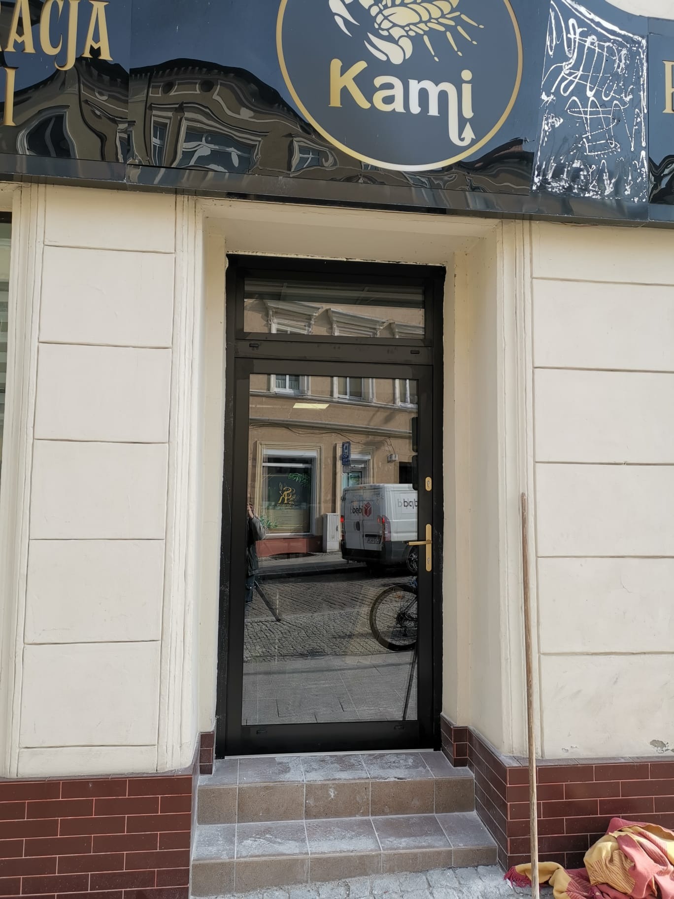 Drzwi aluminiowe (aluminium ciepłe) w czarnym kolorze