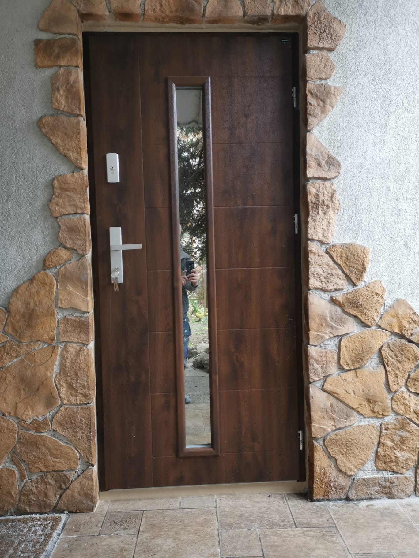 Drzwi zewnętrzne Wikęd, okleina orzech