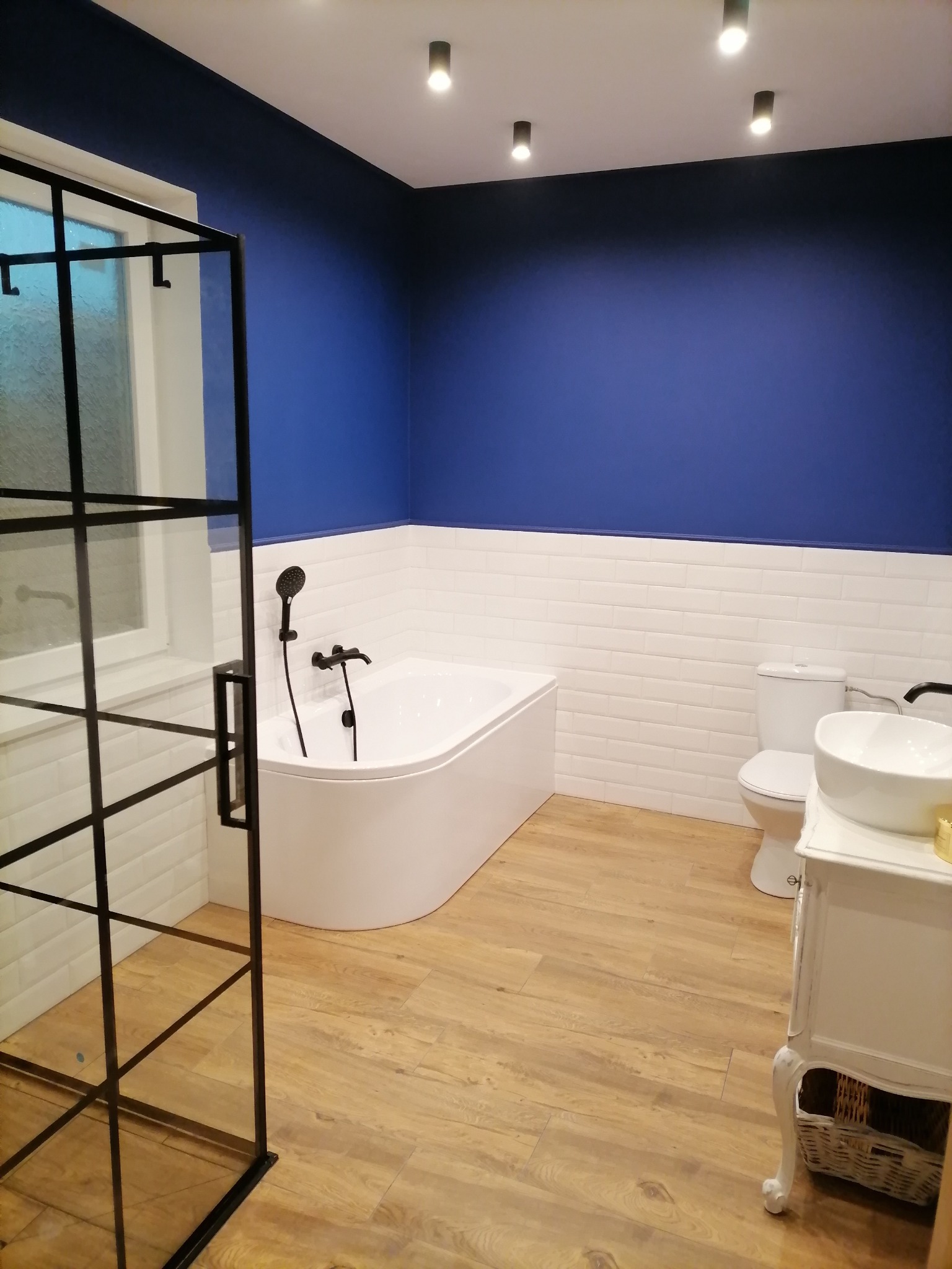 Łazienka z wanną i prysznicem nr.1