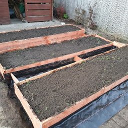 Pielęgnacja ogrodowa Bartek & Franek - grządki podwyższane