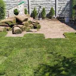 Pielęgnacja ogrodowa Bartek & Franek - rozwijanie i montaż trawy z rolki