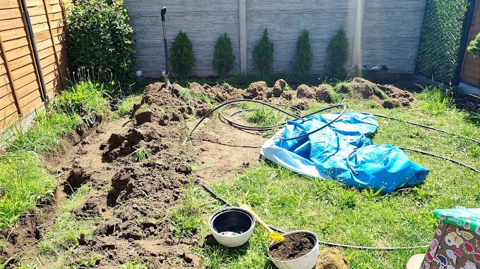 etap przygotowania nawodnienia i trawy z rolki