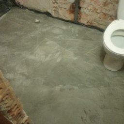 Remont łazienki z przesunięciem ściany.