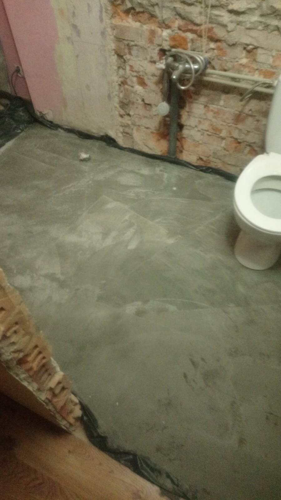 Remont łazienki z przesunięciem ściany.