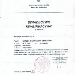 Skan świadectwa kwalifikacyjnego Ministerstwa Finansów Rzeczypospolitej Polskiej z 1999 roku, potwierdzającego spełnienie wymogów kwalifikacyjnych do prowadzenia usługowo ksiąg rachunkowych przez...