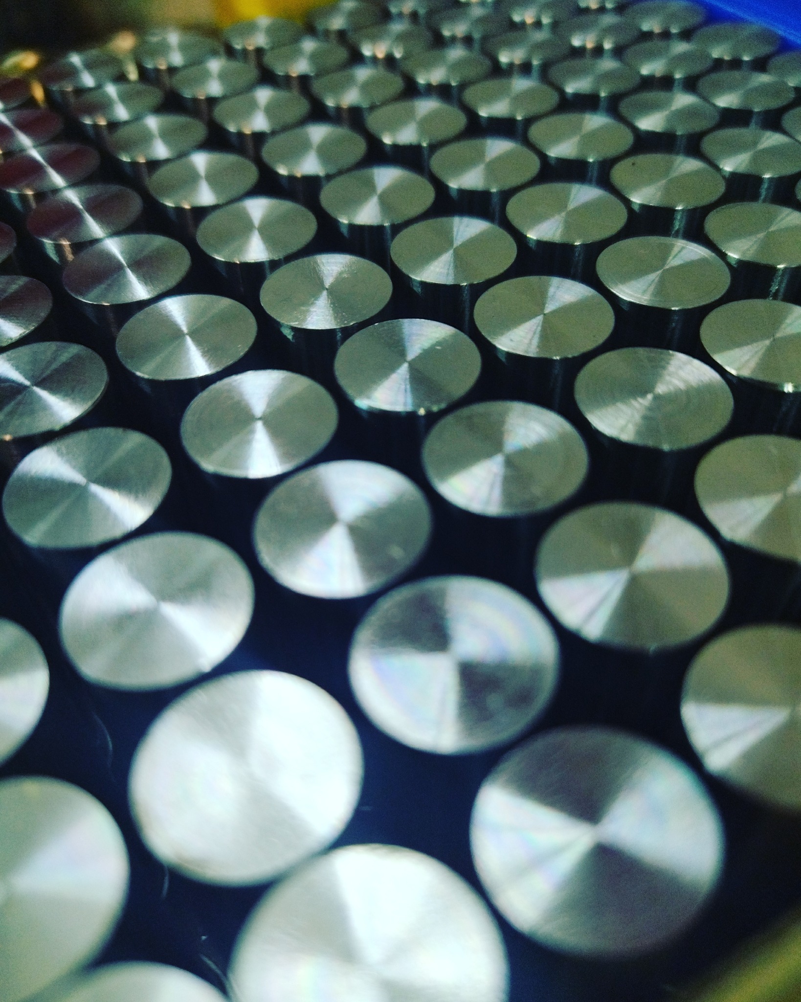 Automatyczne toczenie CNC, obróbka skrawaniem.