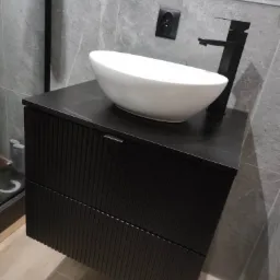 Potrzebujesz remontu? Jesteśmy do Twojej dyspozycji! Nasza firma specjalizuje się w kompleksowych usługach remontowych.