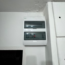 Mała rozdzielnica w mieszkaniu 42m2