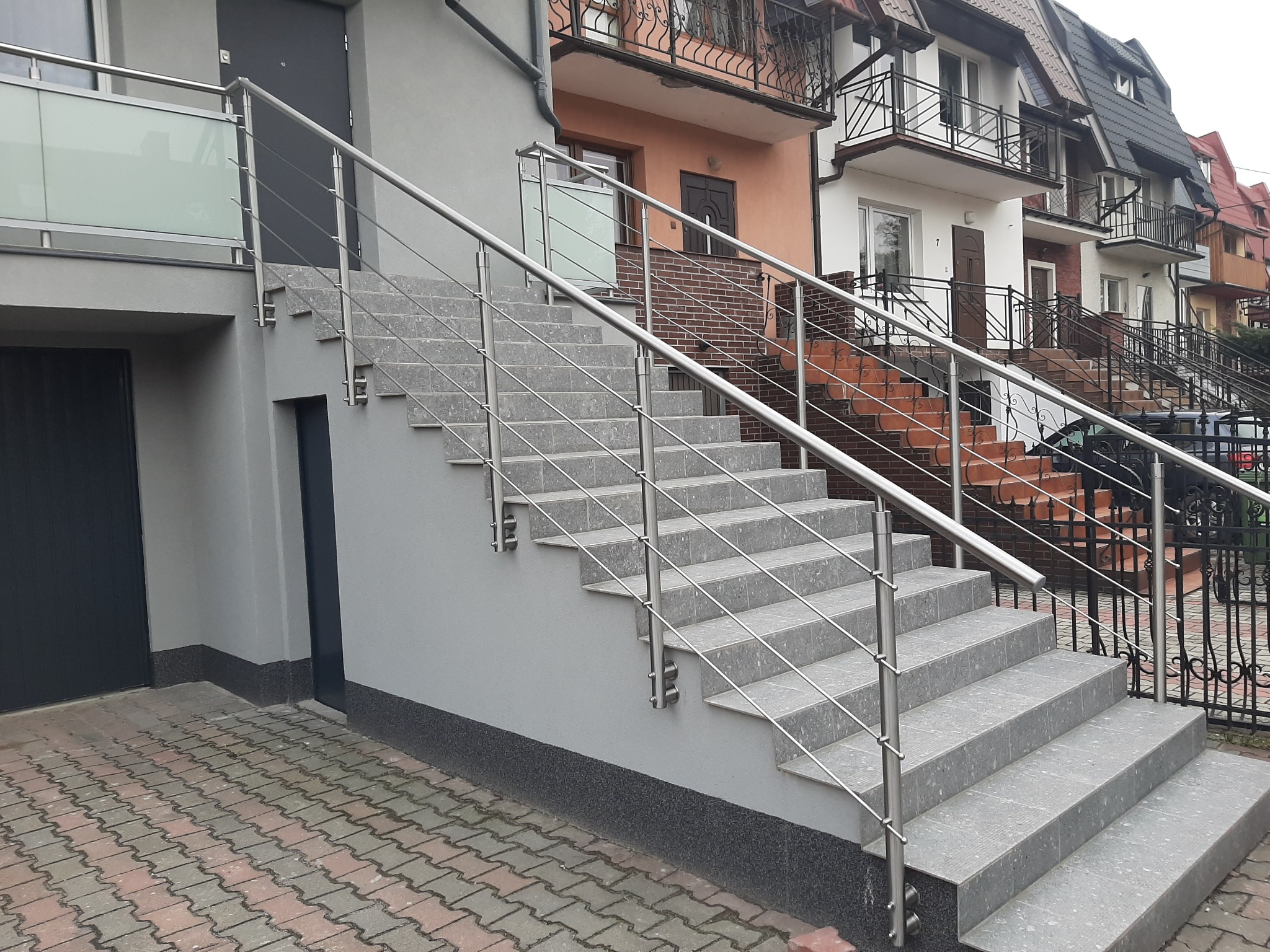 Balustrada nierdzewna z prętami poziomymi