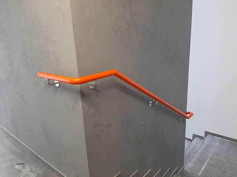 Pochwyt przyścienny