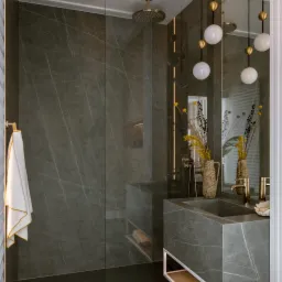 JACHON - Blat do łazienki oraz okładzina ścienna ze spieków kwarcowych Neolith Zaha Stone 6mm i 12 mm.