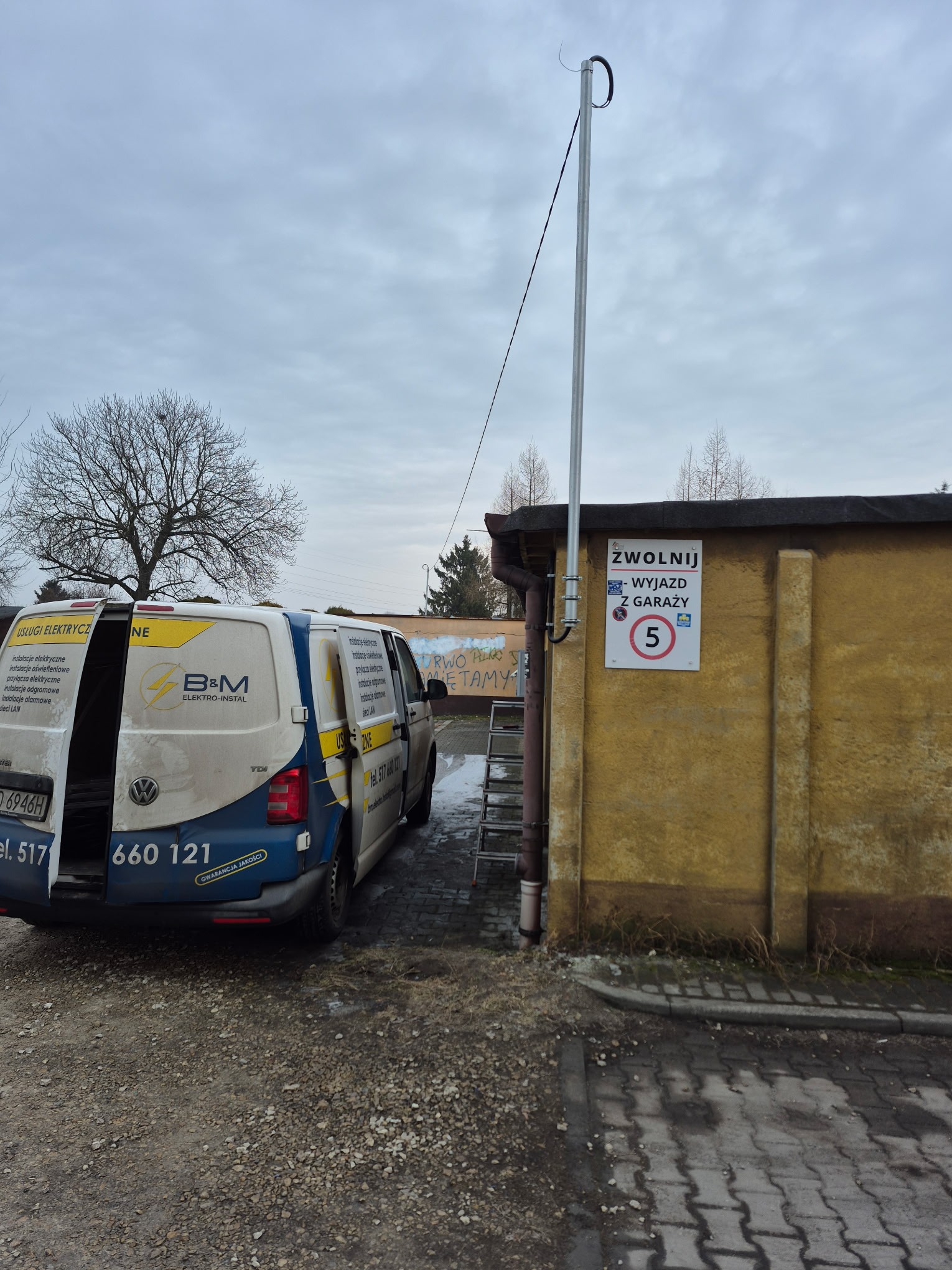 Przyłącze elektryczne do garażu