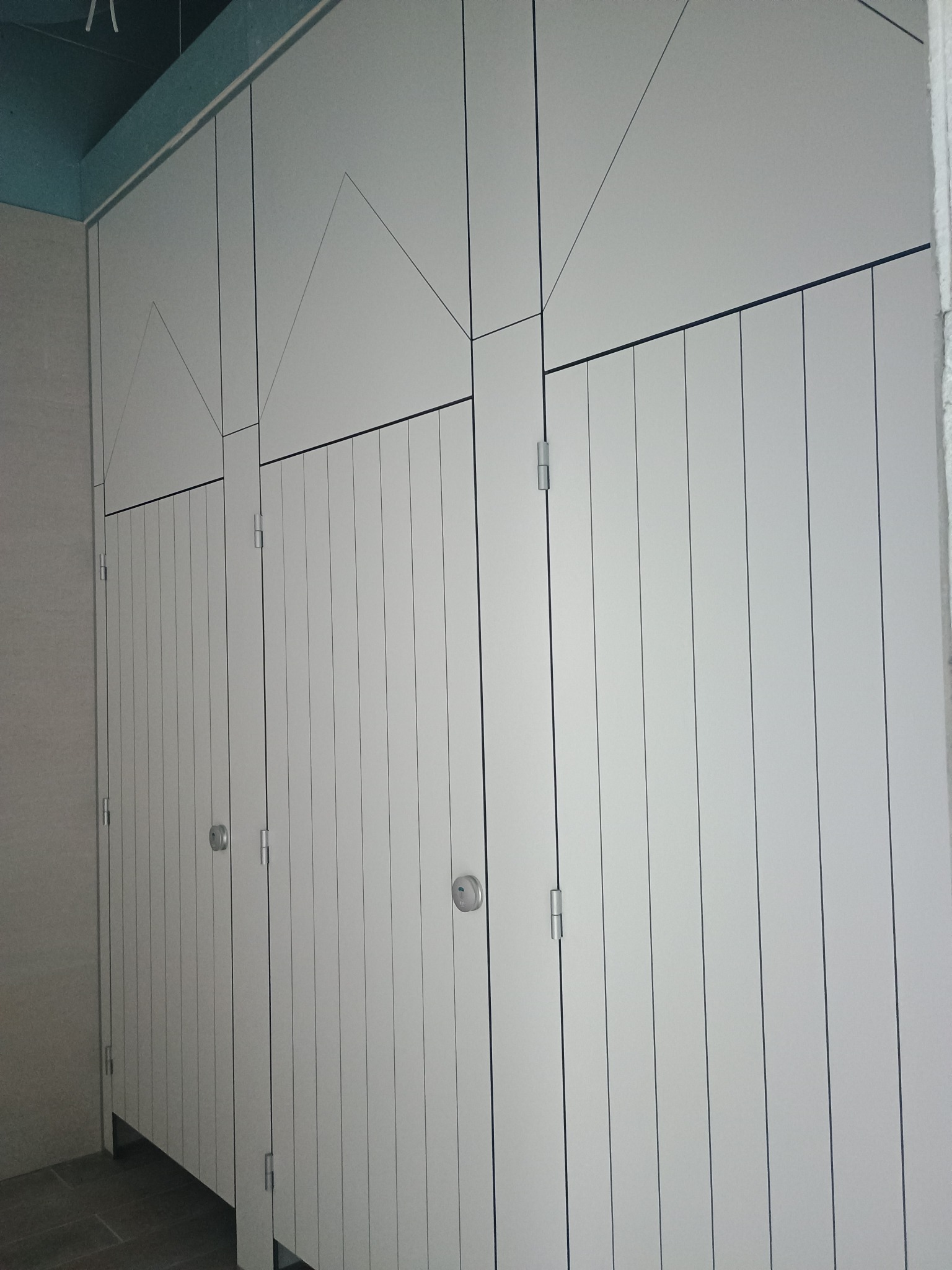 Systemy HPL wykonane dla STRABAG Outlet Gdańsk