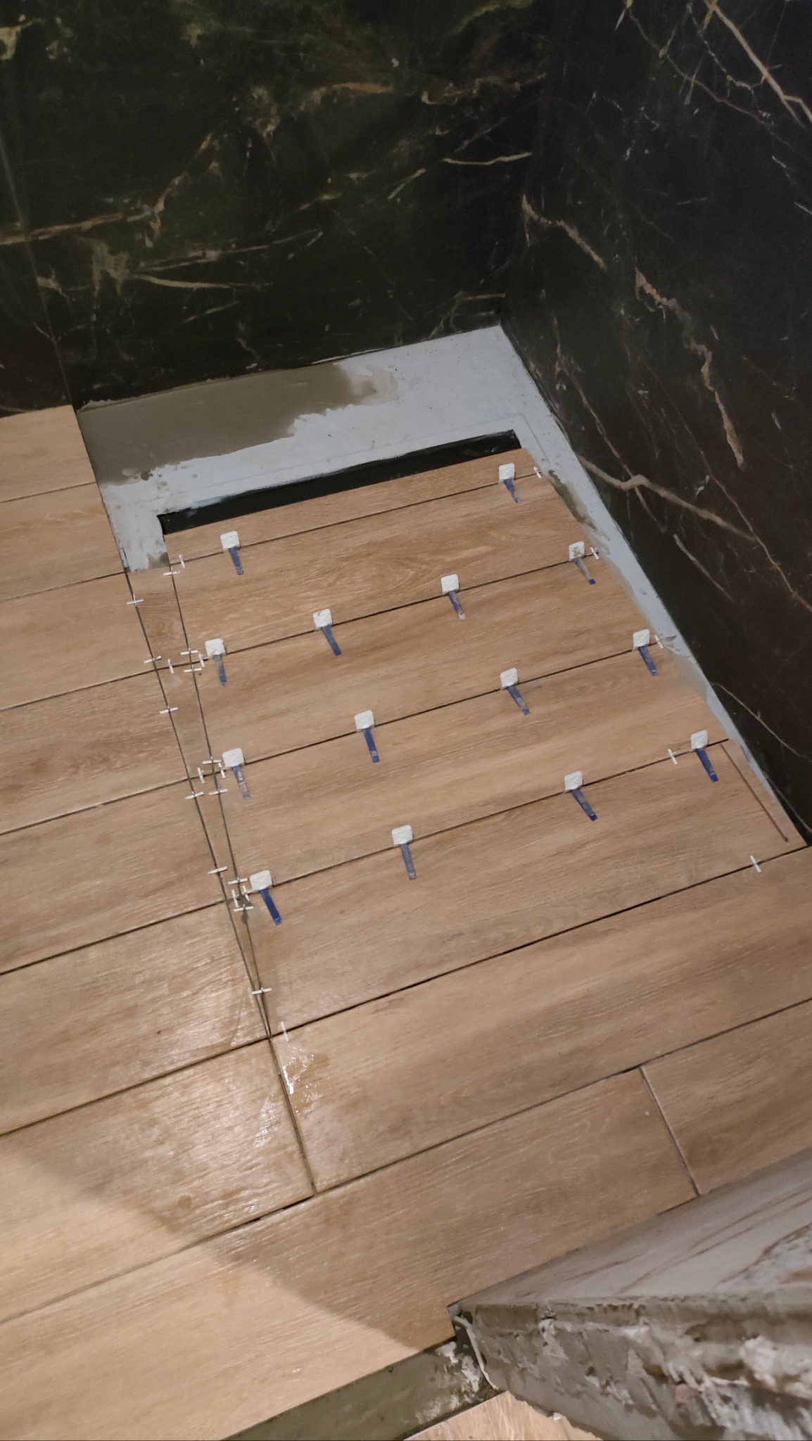 Etap pierwszy wykonanie spadków odpływu liniowego