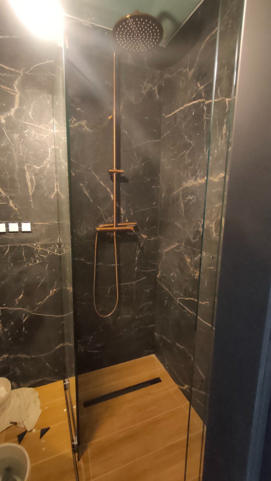 Montaż kabiny i deszczownicy