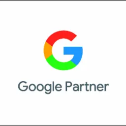 Logo Google Partner z kolorowym G na białym tle i napisem 'Google Partner' poniżej.
