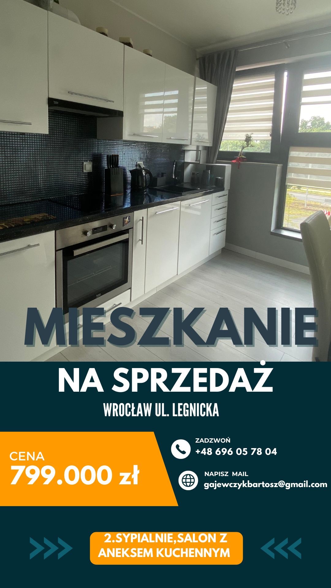Zdjęcie kuchni z białymi szafkami i czarnym blatem, z widocznymi elementami wyposażenia oraz ogłoszeniem 'Mieszkanie na sprzedaż' z ceną i danymi kontaktowymi.