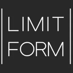 Logo firmy Limit Form z białym napisem na ciemnoszarym tle, obramowane pionowymi liniami.