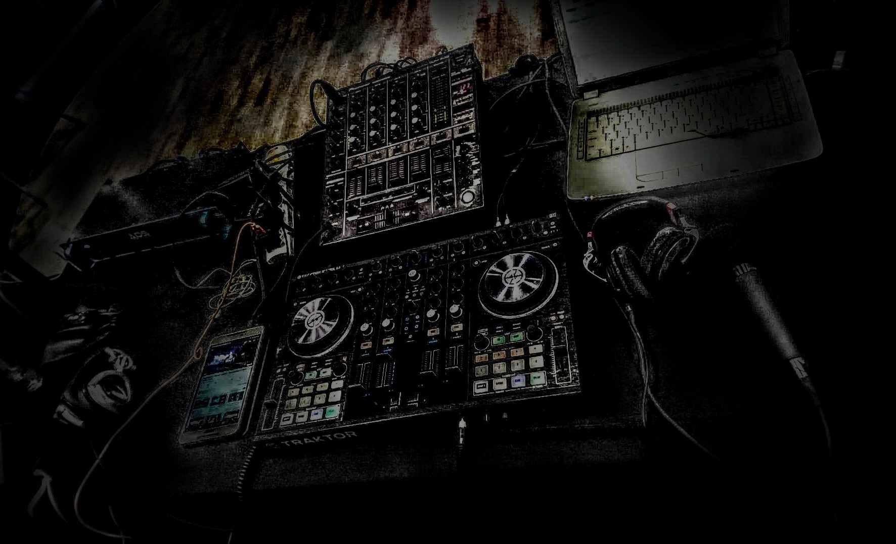 Konsola do prowadzenia imprezy za sterami DJ Chińczyk