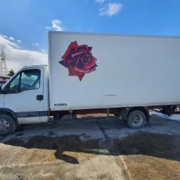 Auto dostawcze z windą