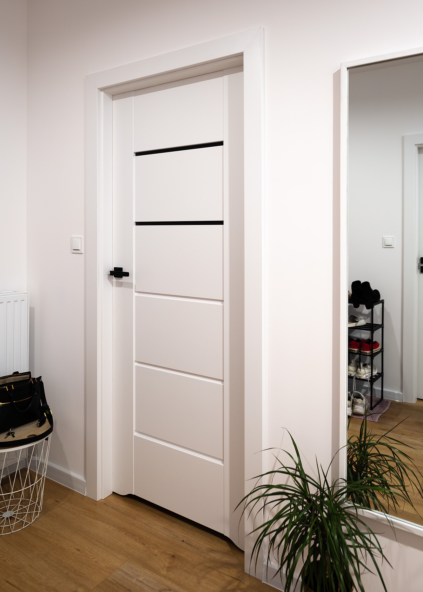 Montaż Drzwi DRE + klamka Infinity - BEL-POL partner DEKOR.