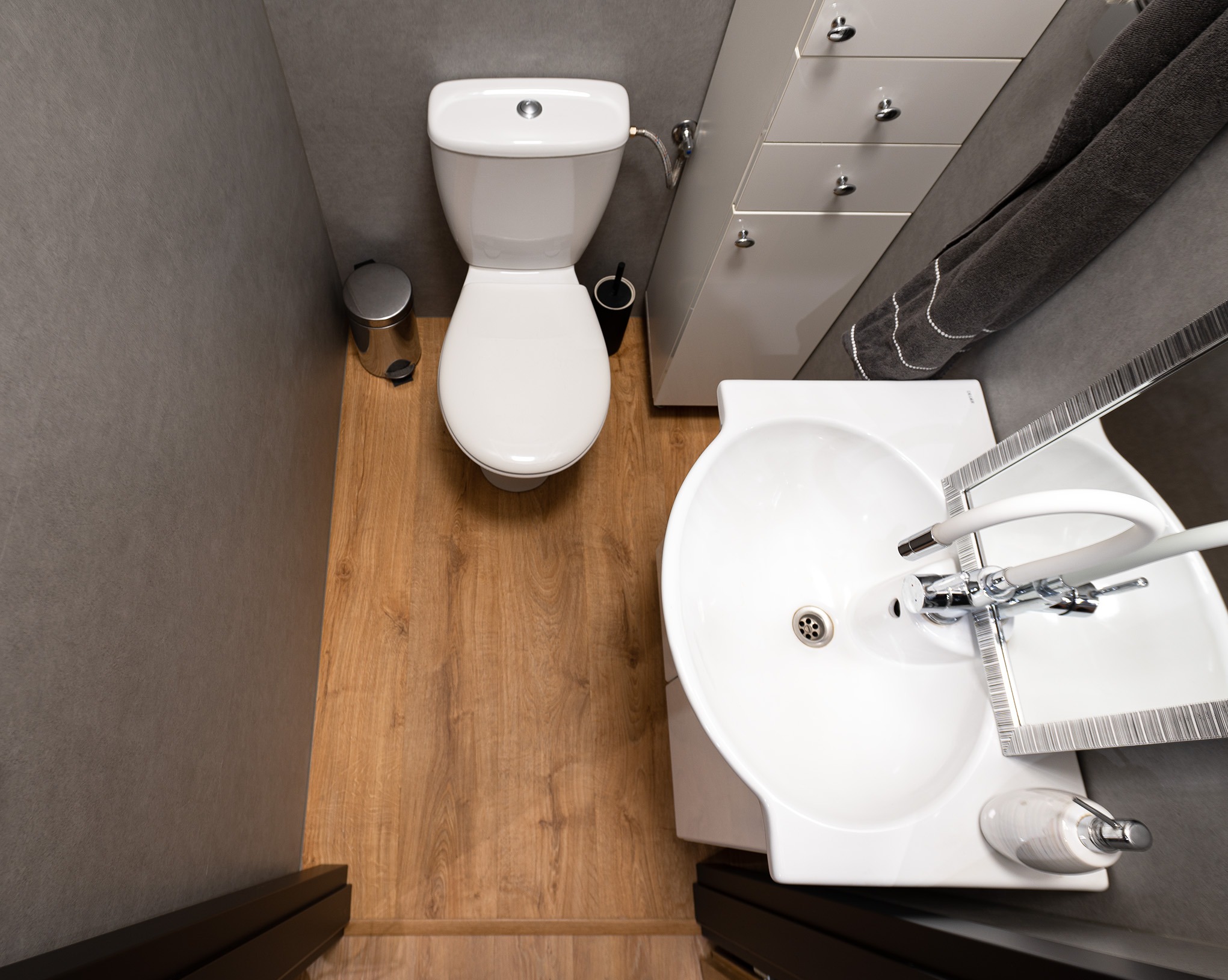 Ściana SPC - panele na ścianę. Montaż BEL-POL partner DEKOR.