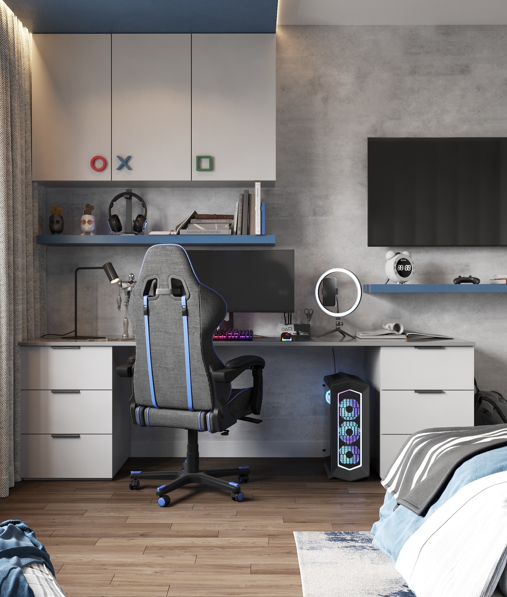Pokój gracza z biurkiem, komputerem z podświetleniem RGB, fotelem gamingowym z niebieskimi akcentami, półkami z dekoracjami i betonową ścianą.