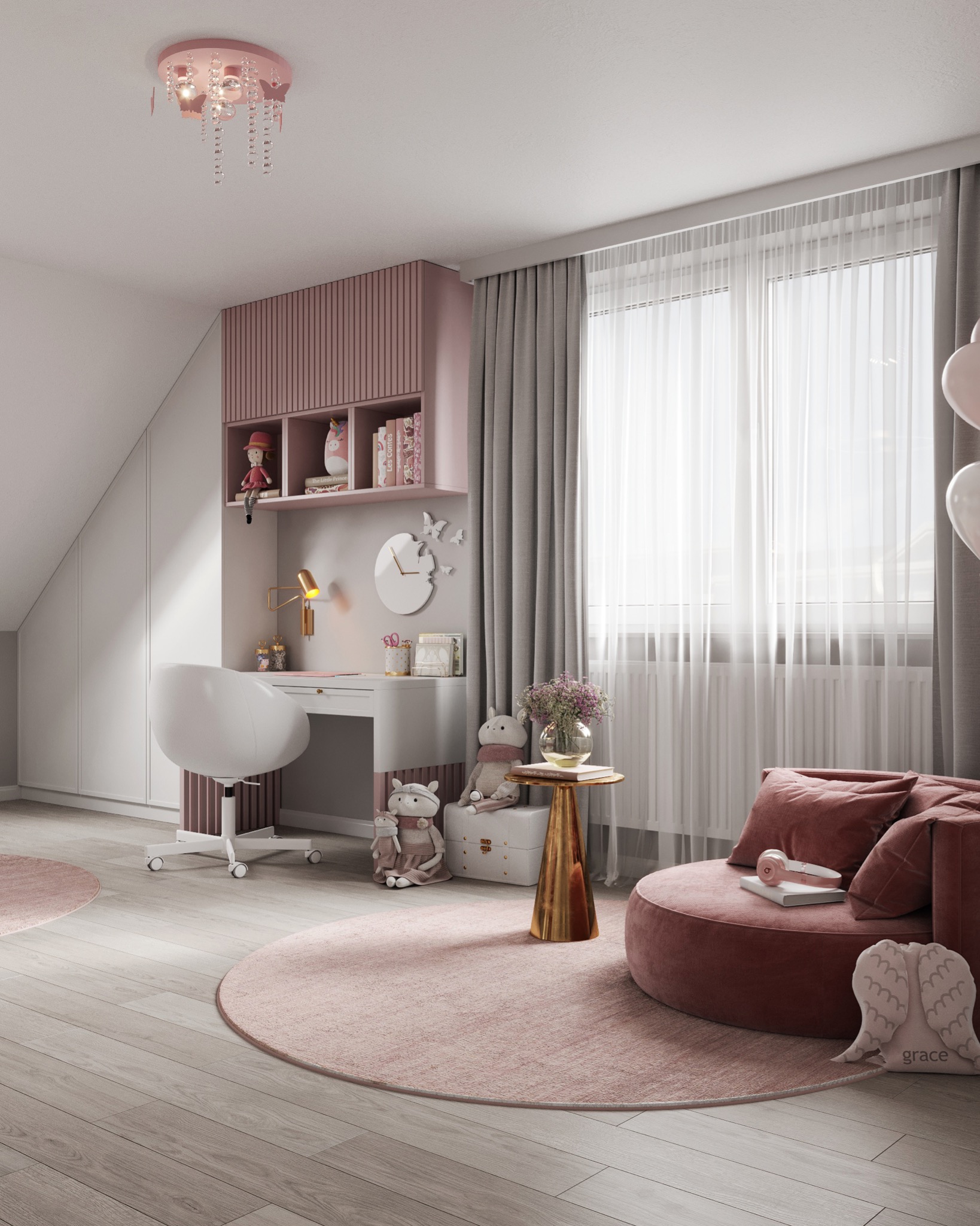 Pokój dziecięcy w pastelowych odcieniach różu i szarości, z biurkiem, krzesłem, szafkami z ryflowanymi frontami, okrągłym dywanem i okrągłą sofą, oświetlony lampą z motywem motyli.