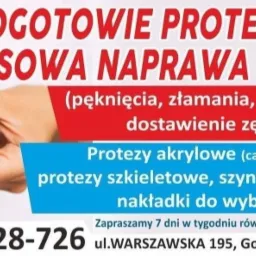 Reklama pogotowia protetycznego z ekspresową naprawą protez, prezentująca protezę dentystyczną trzymaną w dłoni, z informacjami o protezach akrylowych i szkieletowych oraz numerem telefonu...