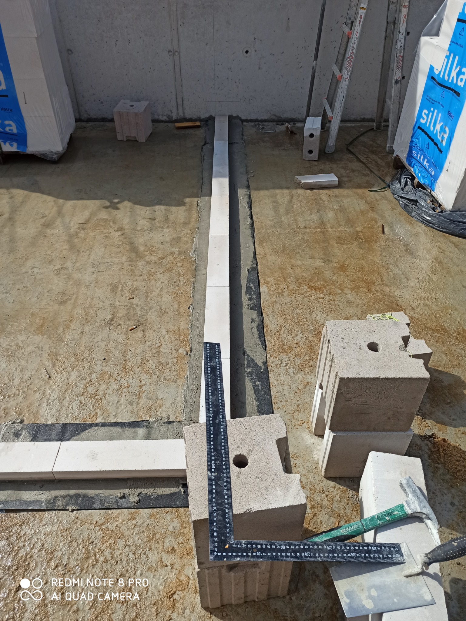 ściany działowe 11,5 silka na klej