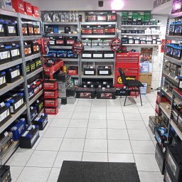 AKUMULATORY: SAMOCHODOWE, CIĘŻAROWE, MOTOCYKLOWE, ROLNICZE, DO ZABAWEK. -SPRZEDAŻ, MONTAŻ, DIAGNOSTYKA -KODOWANIE-ADAPTACJA AKUMULATORA -SERWIS AKUMULATORÓW -DIAGNOSTYKA ROZRUSZNIKA-ALTERNATORA -ŁADOWANIE AKUMULATORÓW -DOBÓR AKUMULATORA 
