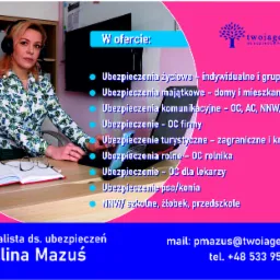 Specjalistka ds. ubezpieczeń, Paulina Mazuś, w biurze, z listą oferowanych ubezpieczeń na ekranie komputera.