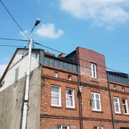 Nadbudowa budynku, adaptacja poddasza.