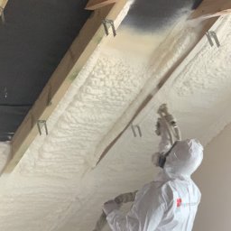 Izolacja natryskowa pianką PUR na terenie Warszawy i okolic