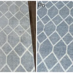 Dywan w geometryczne wzory: porównanie stanu przed i po praniu, widoczne wyraźne usunięcie zabrudzeń.