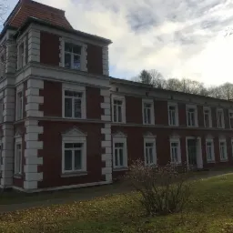 remont zabytkowej elewacji i pokrycia dachu budynku sanatoryjnego w Połczynie-Zdroju