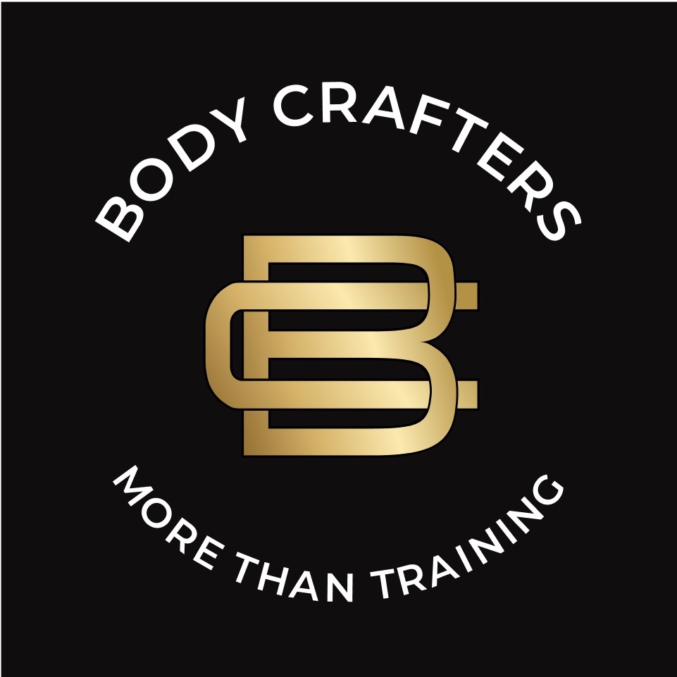 Logo Body Crafters: złota litera B spleciona z C na czarnym tle z hasłem 'More Than Training'.
