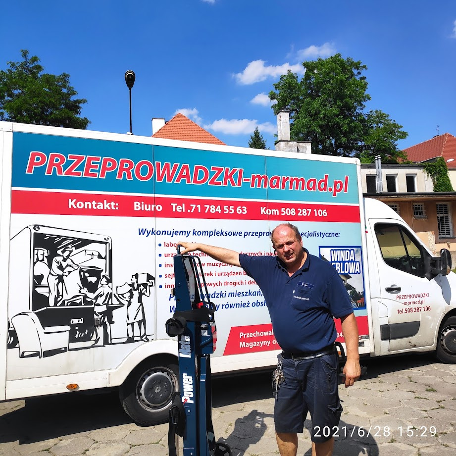 Do wnoszenia ciężarów 250-450 kg np sejfów używamy schodołazów.