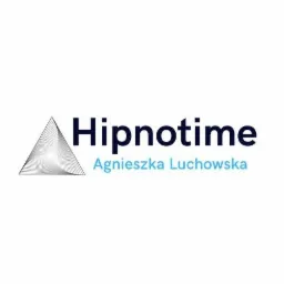Logo firmy Hipnotime Agnieszki Luchowskiej z geometrycznym symbolem trójkąta z cienkich linii.