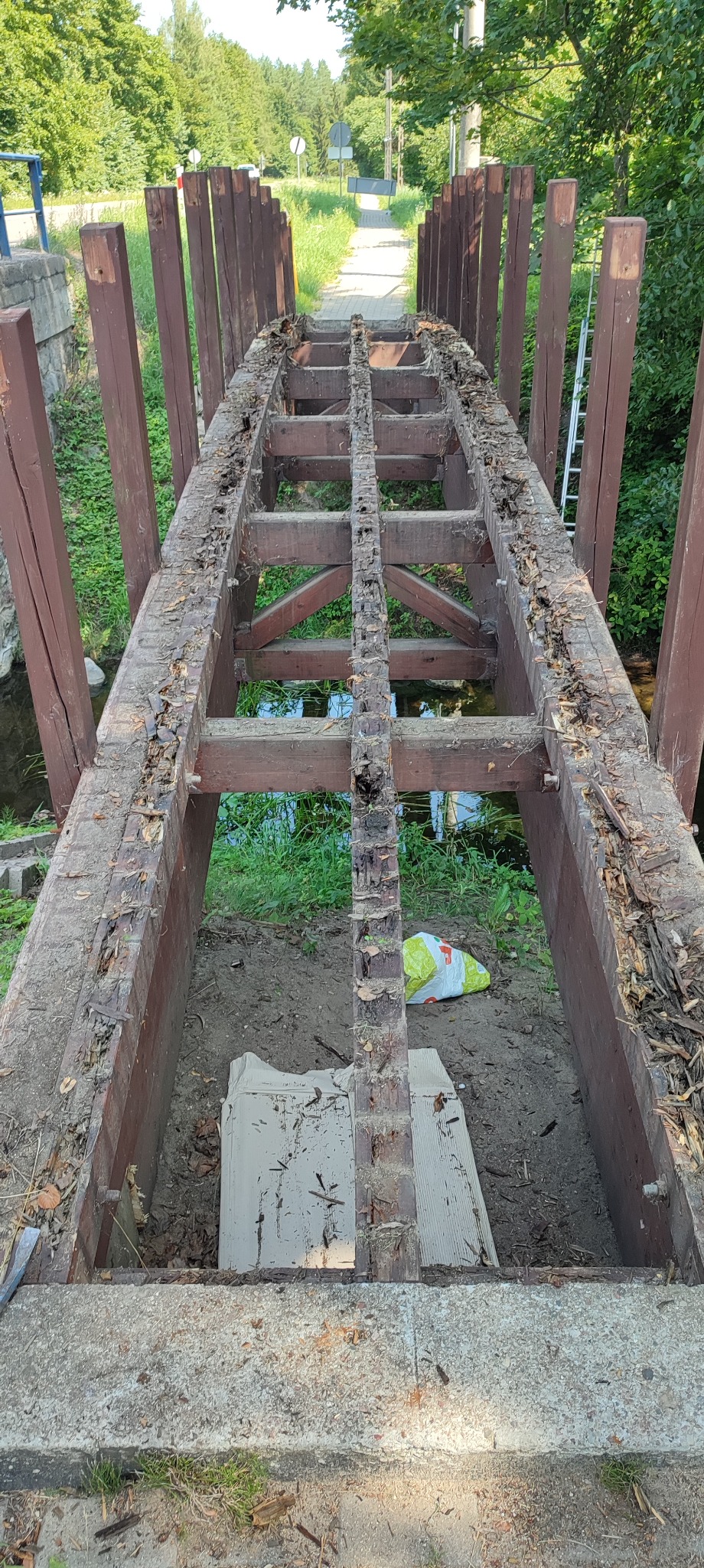 Remont Kładki drewnianej