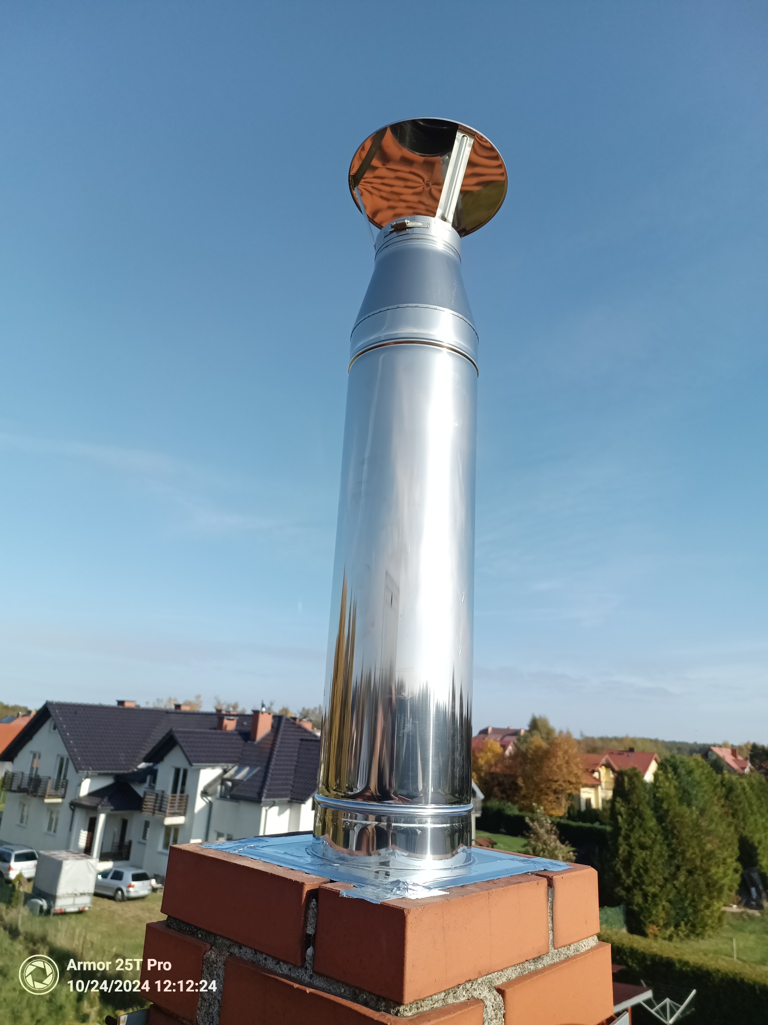 Przedłużenie komina dymowego ze stali nierdzewnej.